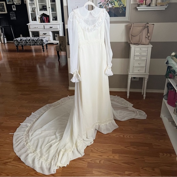 Vintage Victorian wedding gown dress with kleinerts inserts - Picture 9 of 17